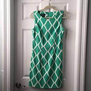 Green and white geometric print dress